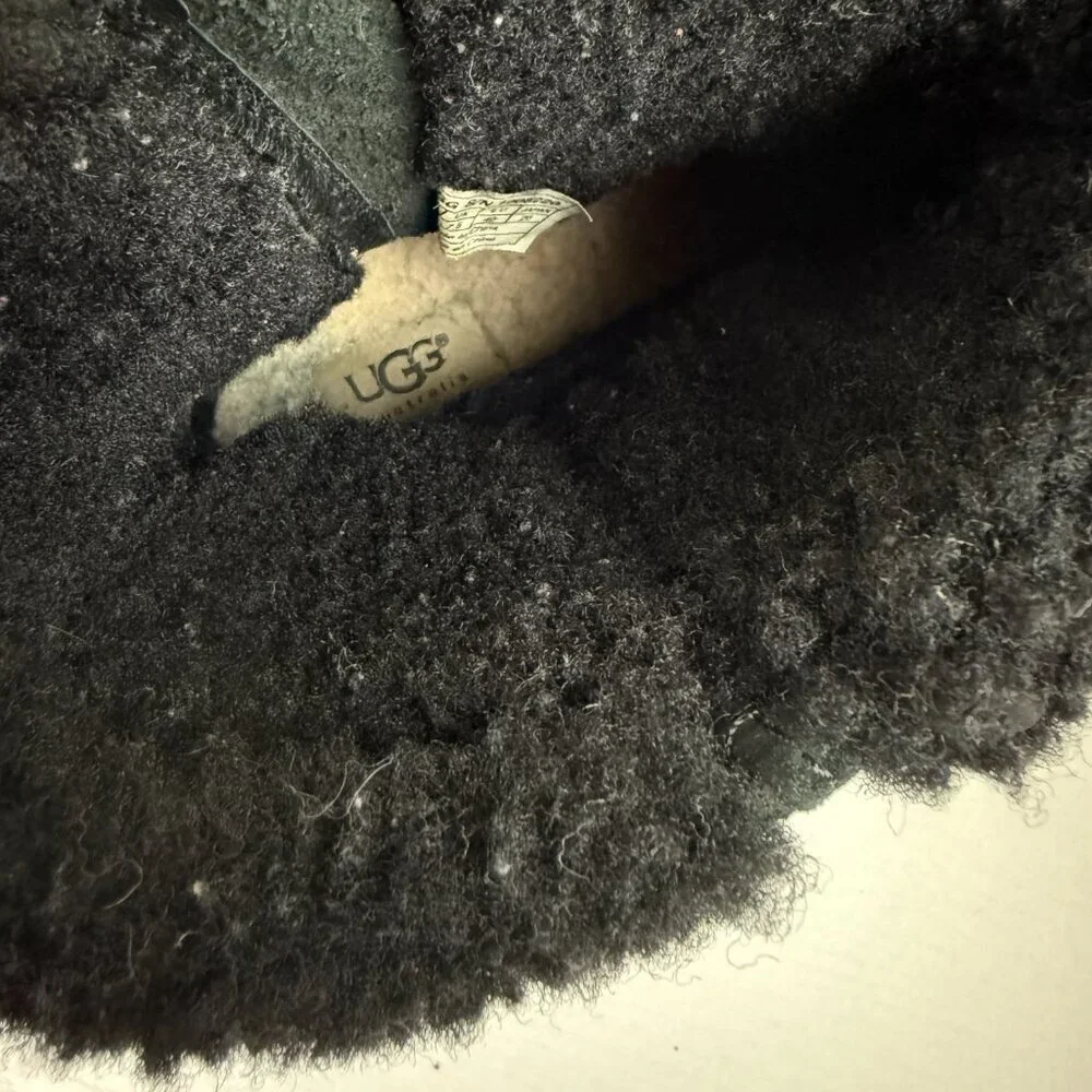 EUC UGG Blayre Shearling Black Boots S/N 1008220